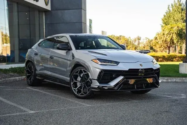 2024 Lamborghini Urus Performante